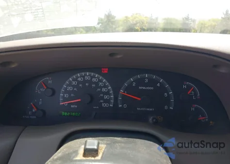 2000 Ford F-150 Work Series/Xl/Xlt from USA, damaged, VIN 1FTZX1722YKA22811